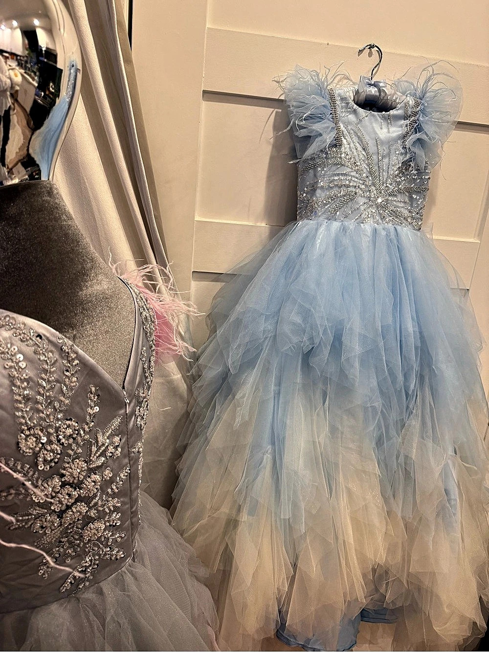 New Girls Luxury Formal Gown 4–5Y – Blue Silver Tulle Feather Pageant Dress